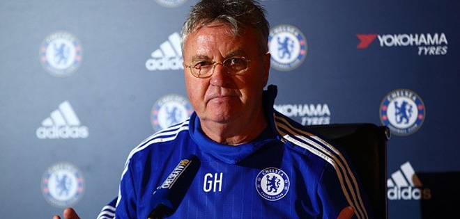 HLV Guus Hiddink: 'Lẽ ra tôi không nên tới Chelsea'